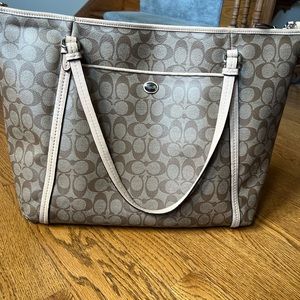 Coach XL Tote Purse with Exterior Pockets